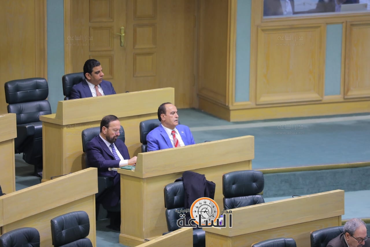 Madar Al-Saa Images 0.923278514150393