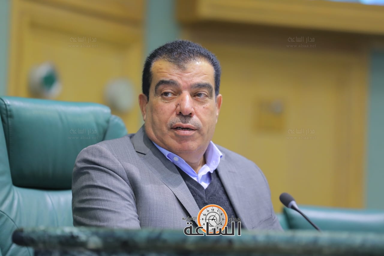 Madar Al-Saa Images 0.7709281378669528