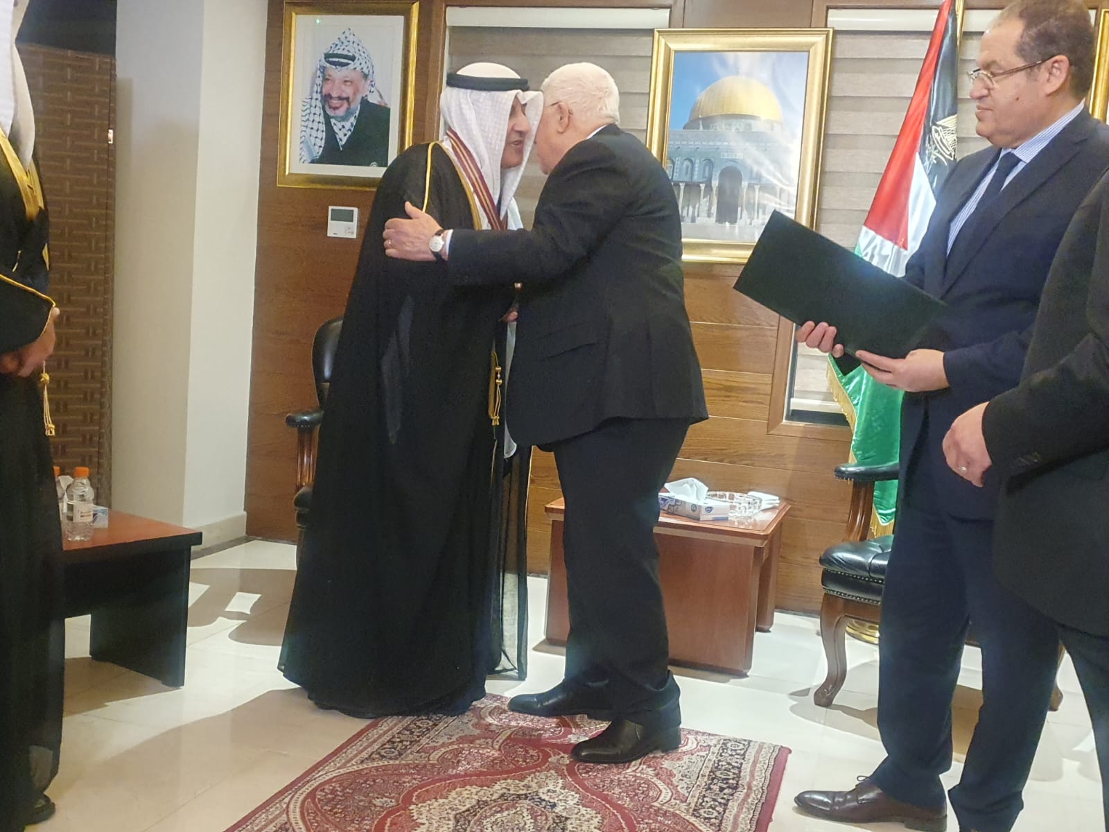 Madar Al-Saa Images 0.19098787101653114