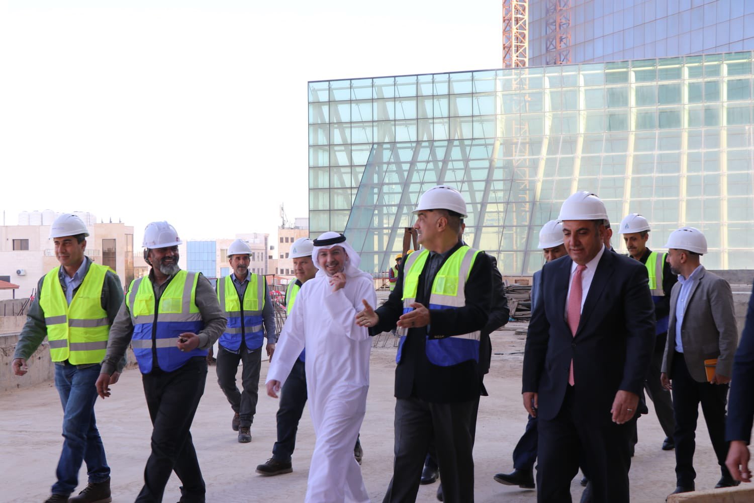 Madar Al-Saa Images 0.6424964321392752