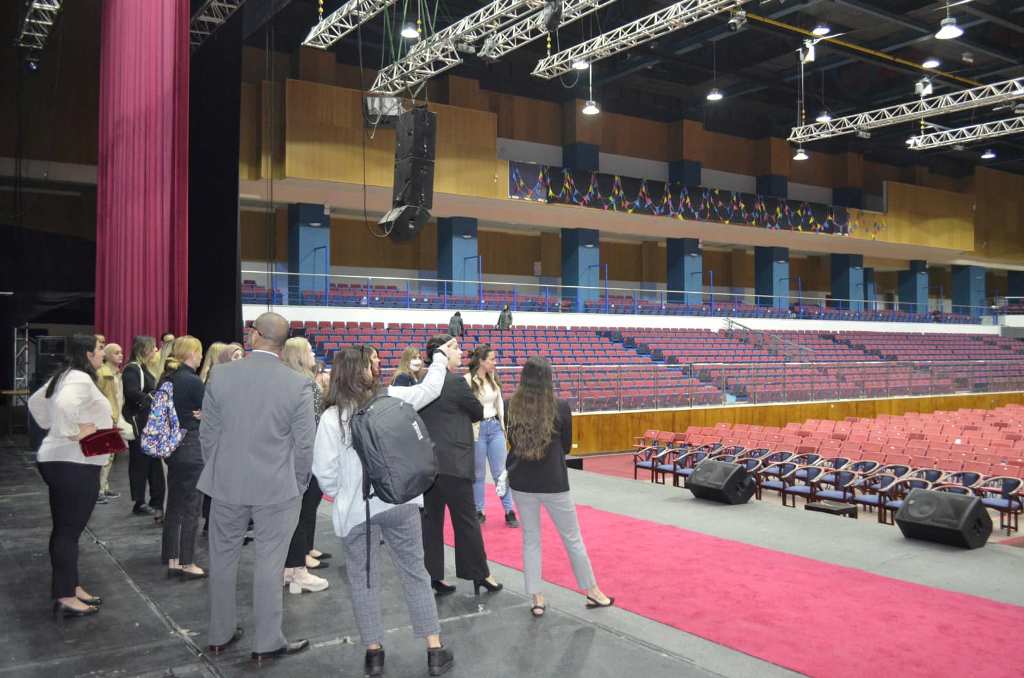 Madar Al-Saa Images 0.6049155283192857