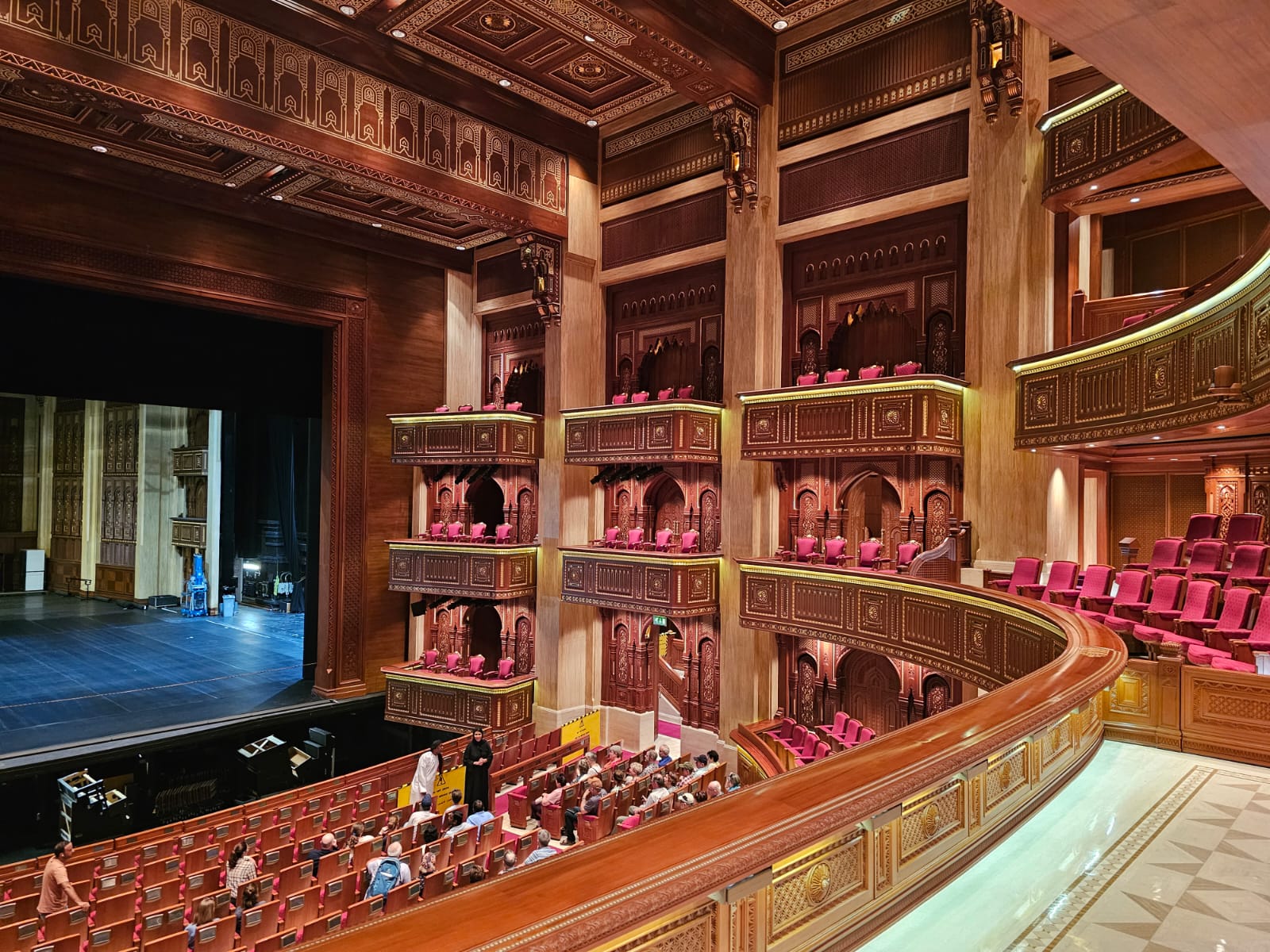 Madar Al-Saa Images 0.7419645101066947