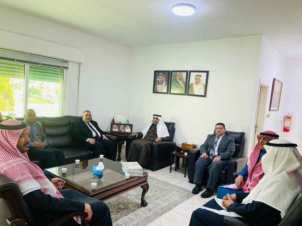 Madar Al-Saa Images 0.37169339998737483