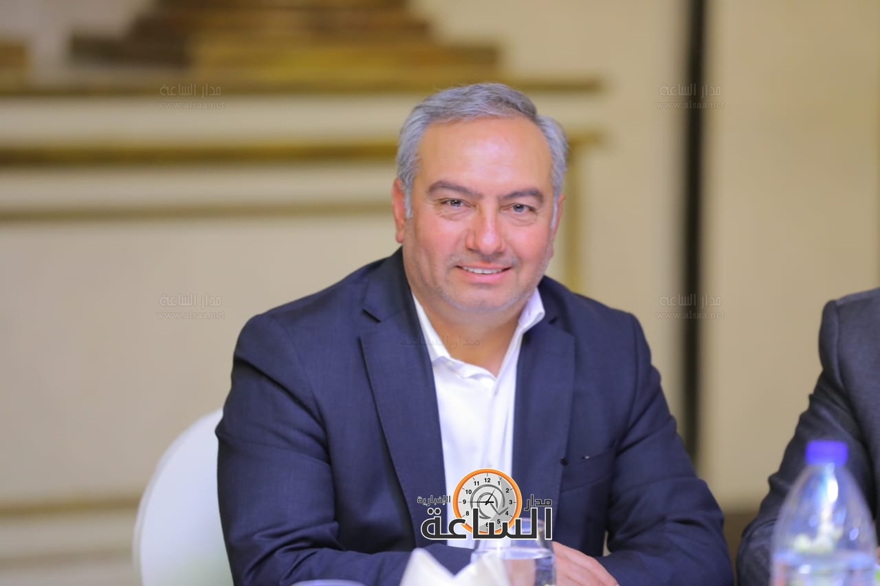 Madar Al-Saa Images 0.3457556518786128