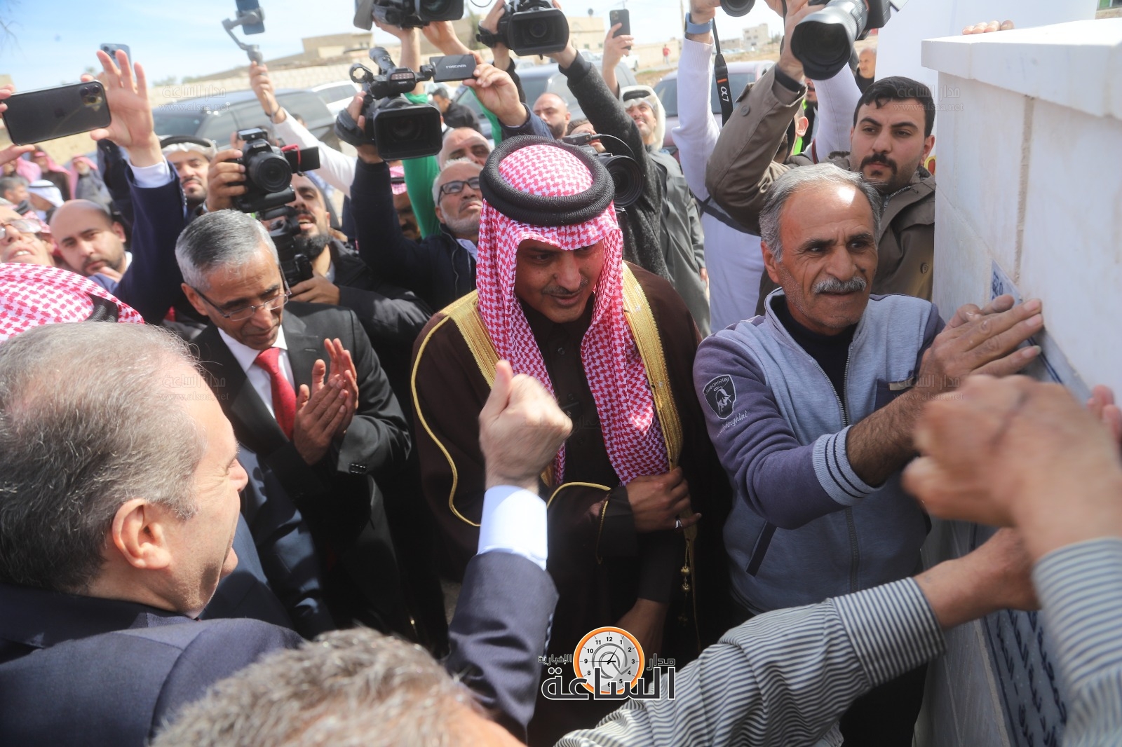 Madar Al-Saa Images 0.015992726565384086