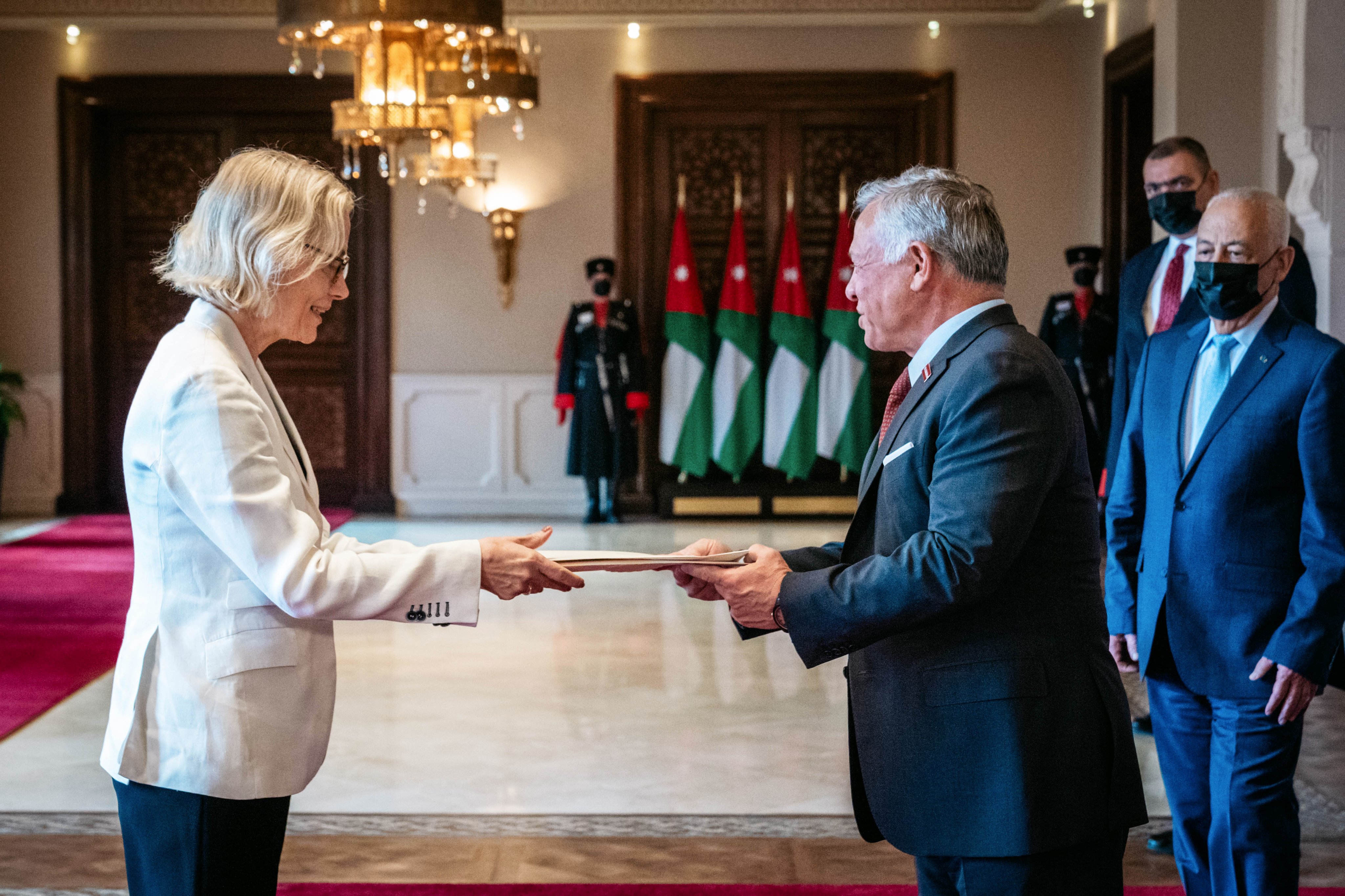 Madar Al-Saa Images 0.5672686642234679