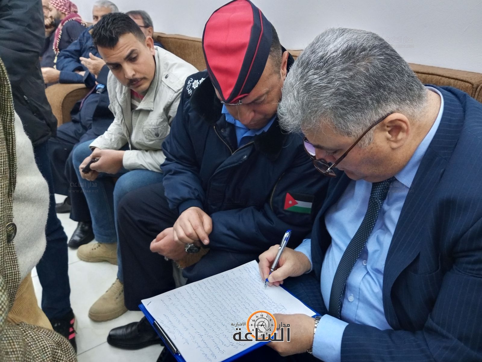 Madar Al-Saa Images 0.8647421666423354