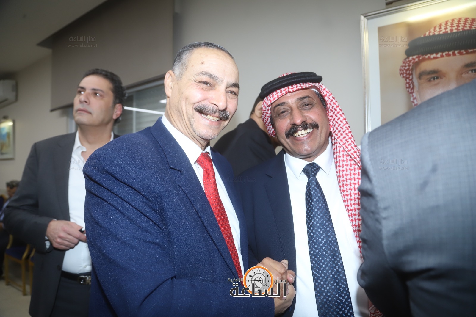 Madar Al-Saa Images 0.9241422951975176