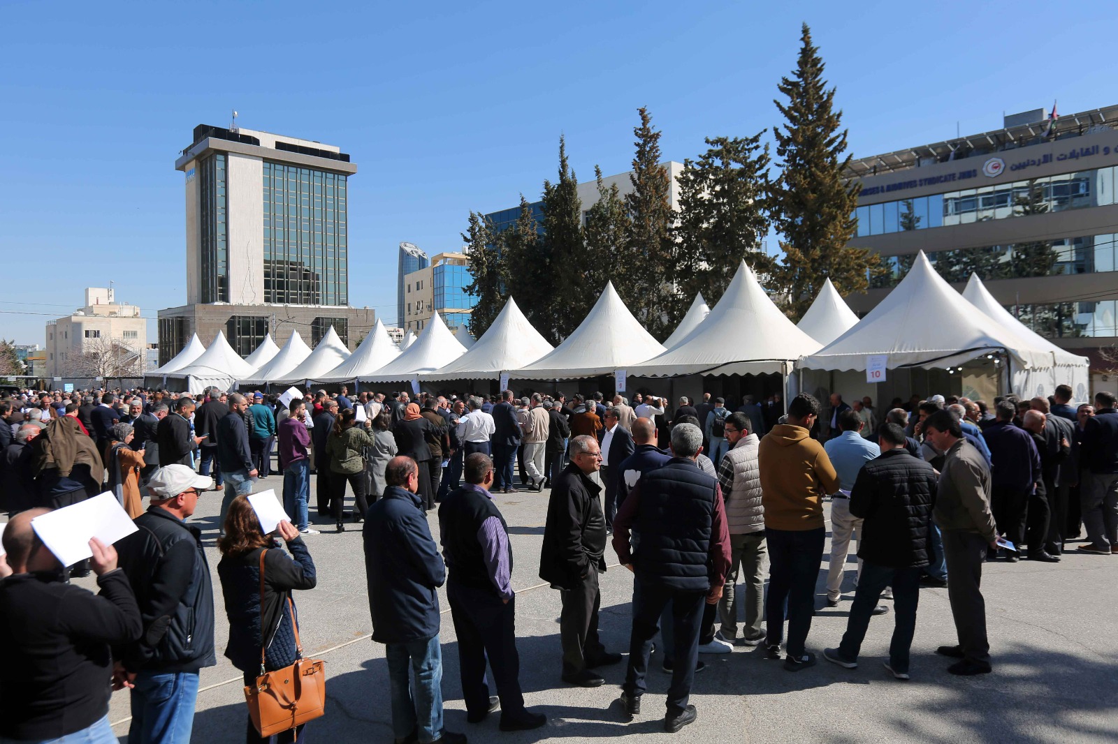 Madar Al-Saa Images 0.7077418800086424