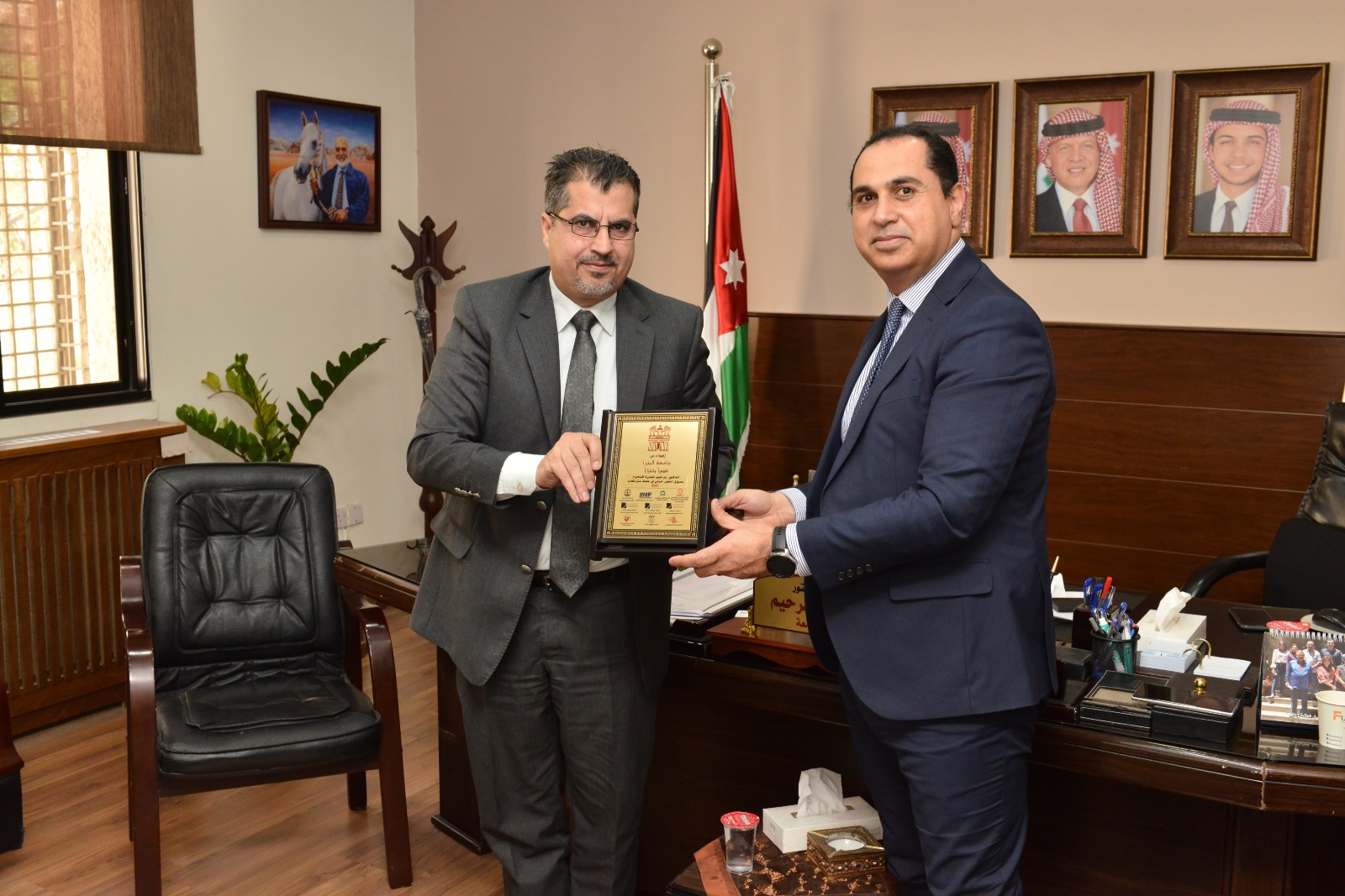 Madar Al-Saa Images 0.2792209874166509