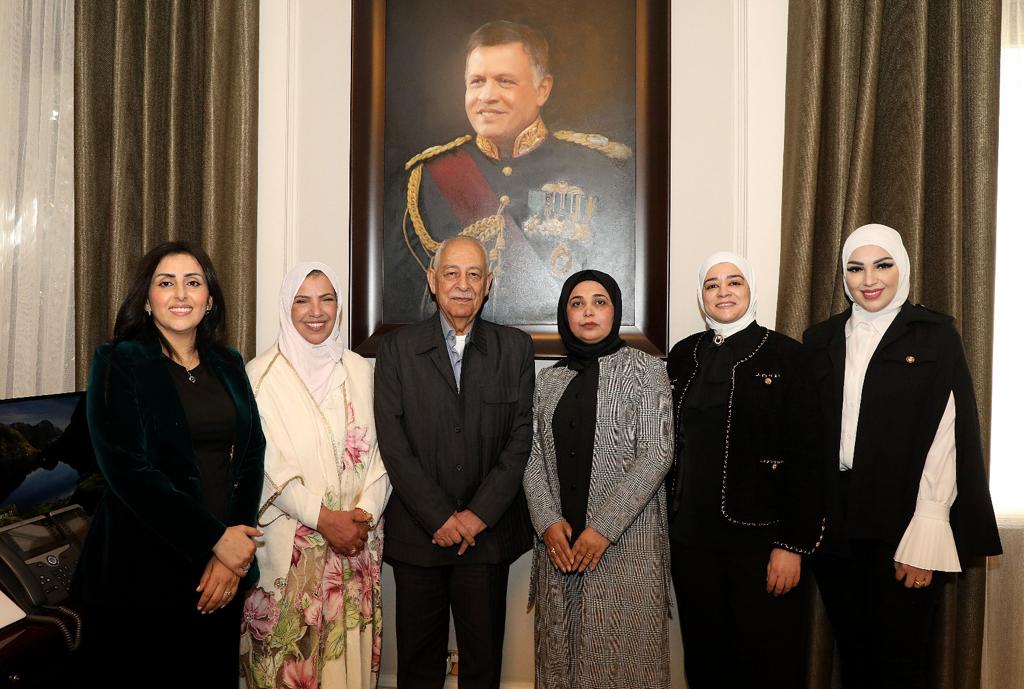 Madar Al-Saa Images 0.8981884915902092