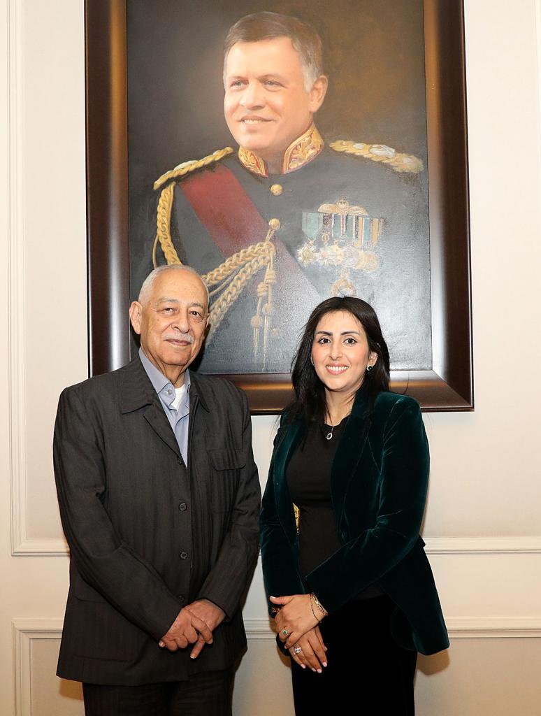 Madar Al-Saa Images 0.739068369844383