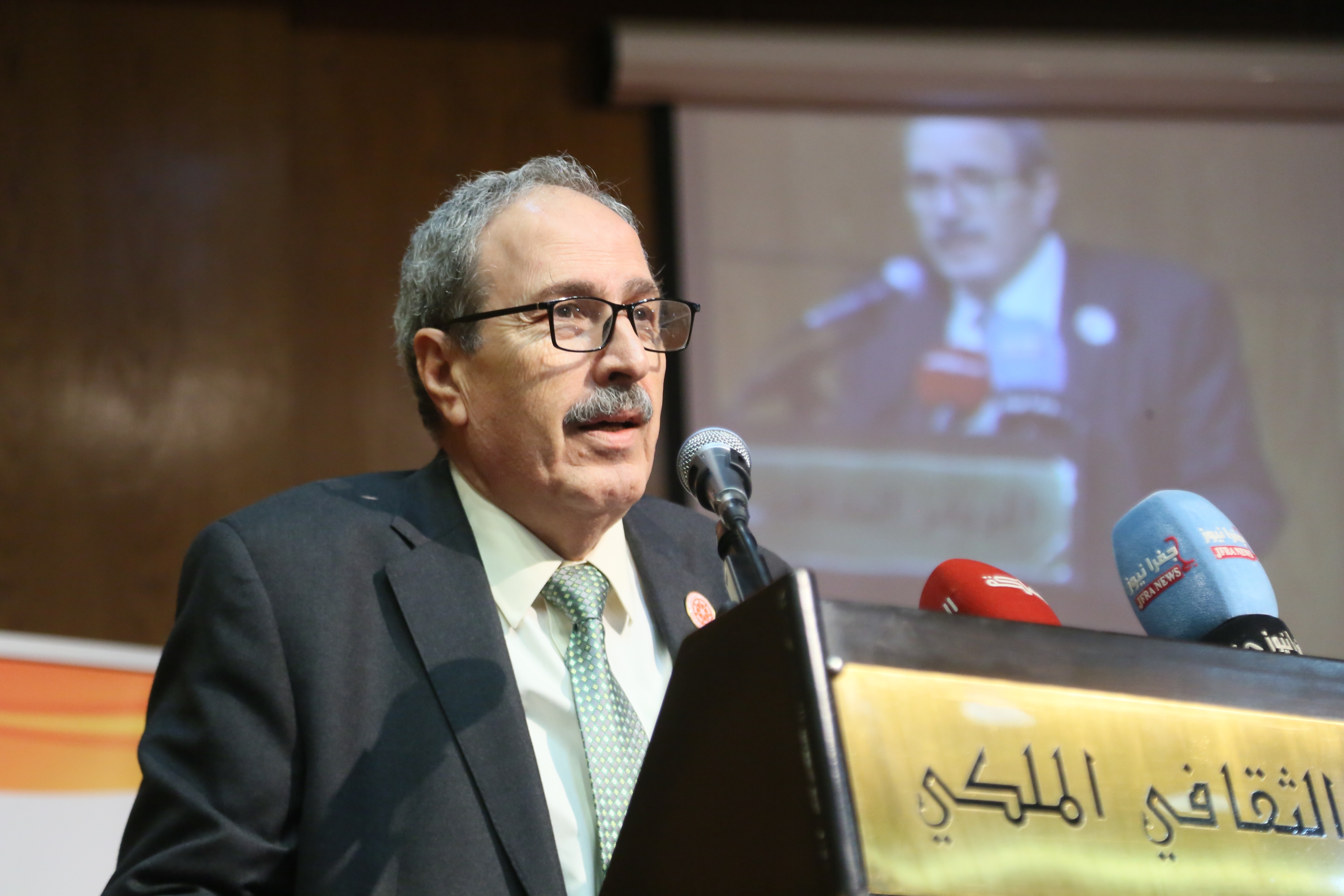 Madar Al-Saa Images 0.19166595394610852