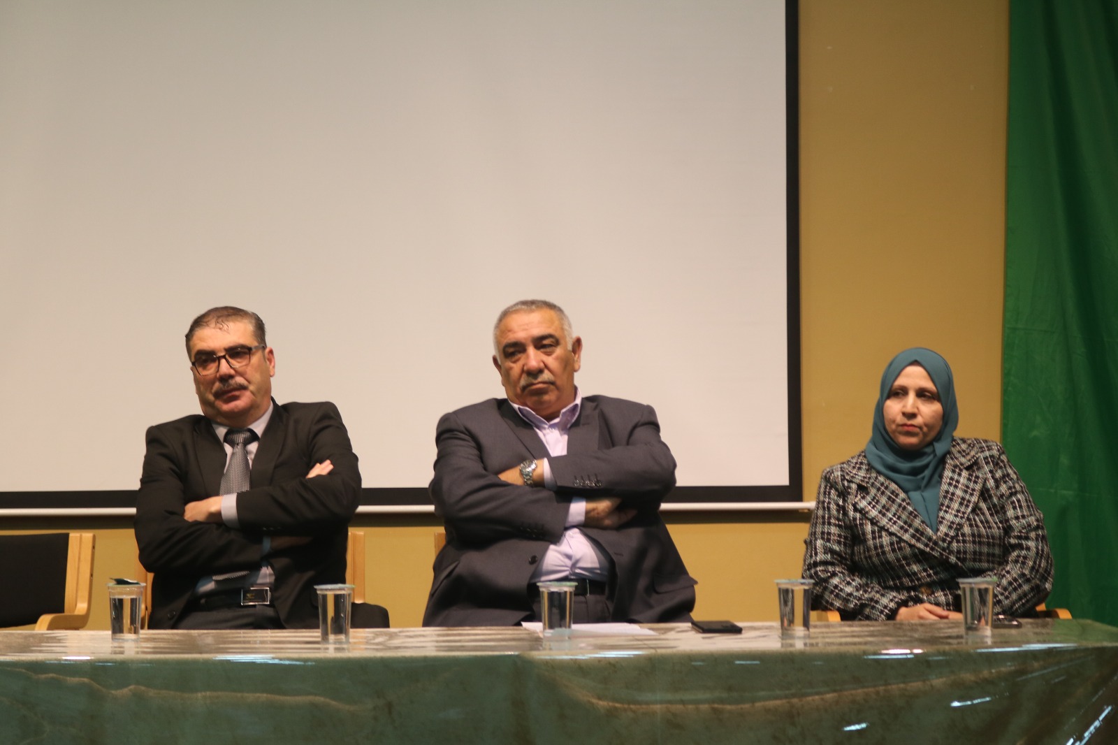 Madar Al-Saa Images 0.16425450113557027