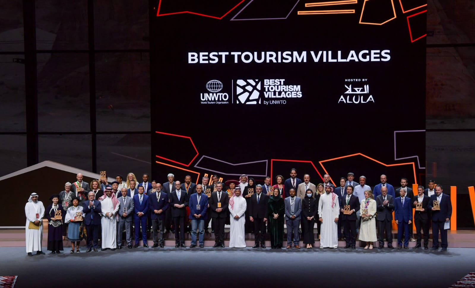 Madar Al-Saa Images 0.6029722748710247