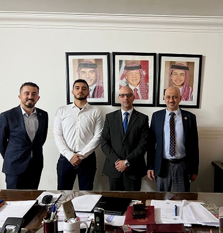 Madar Al-Saa Images 0.7910235683851834