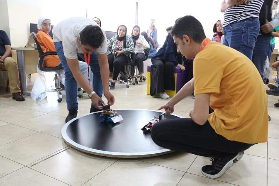 Madar Al-Saa Images 0.4964294327818637