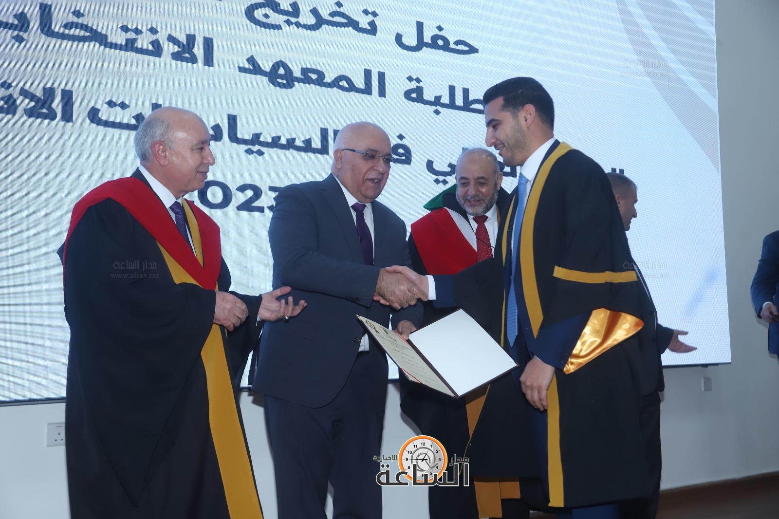 Madar Al-Saa Images 0.5619408681451543