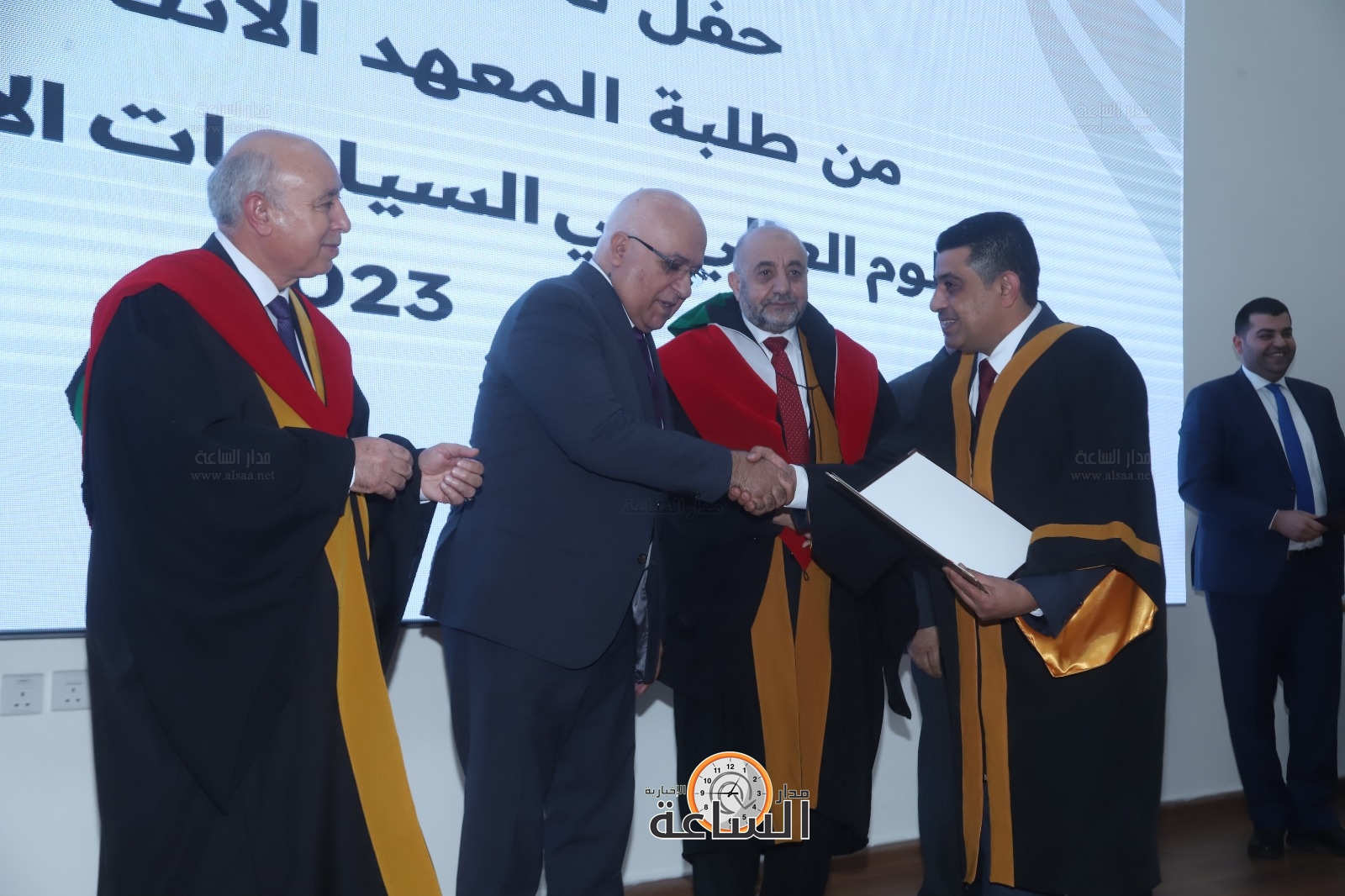 Madar Al-Saa Images 0.9781894587833202