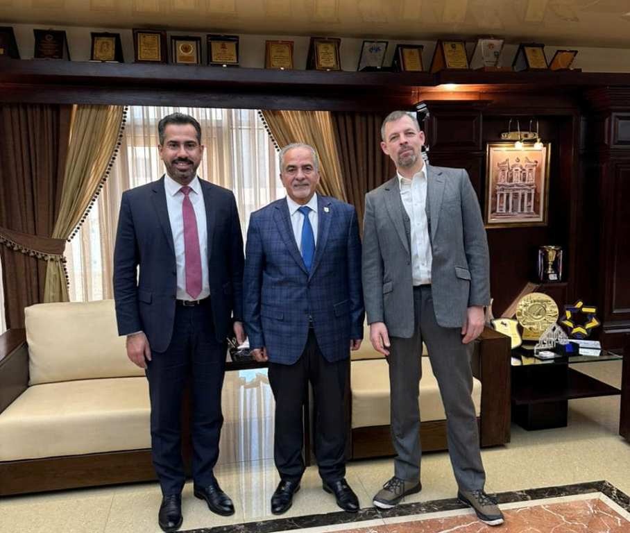 Madar Al-Saa Images 0.8581889713322333