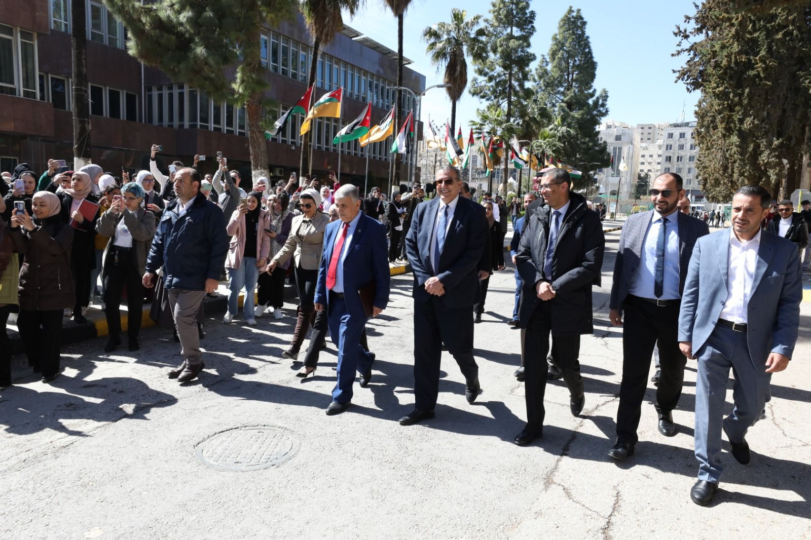 Madar Al-Saa Images 0.3810559188904019