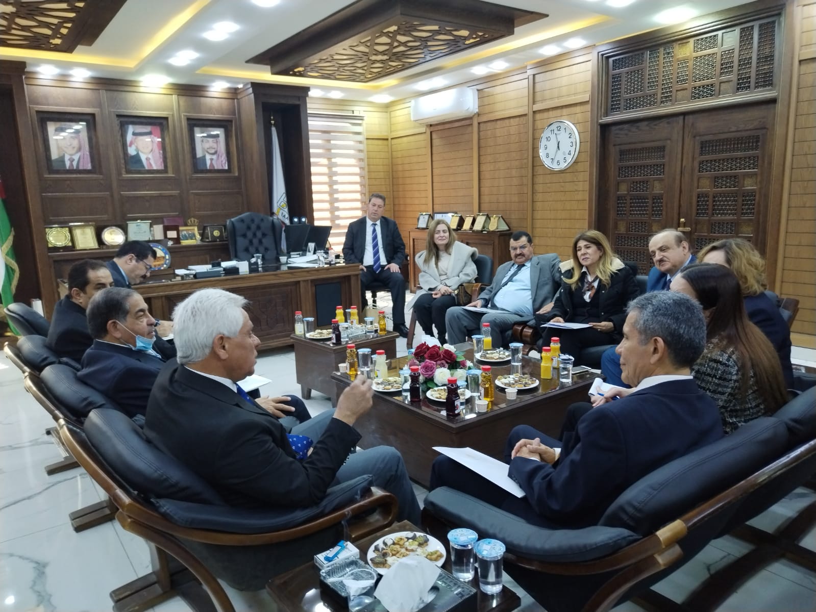 Madar Al-Saa Images 0.3298730792892173