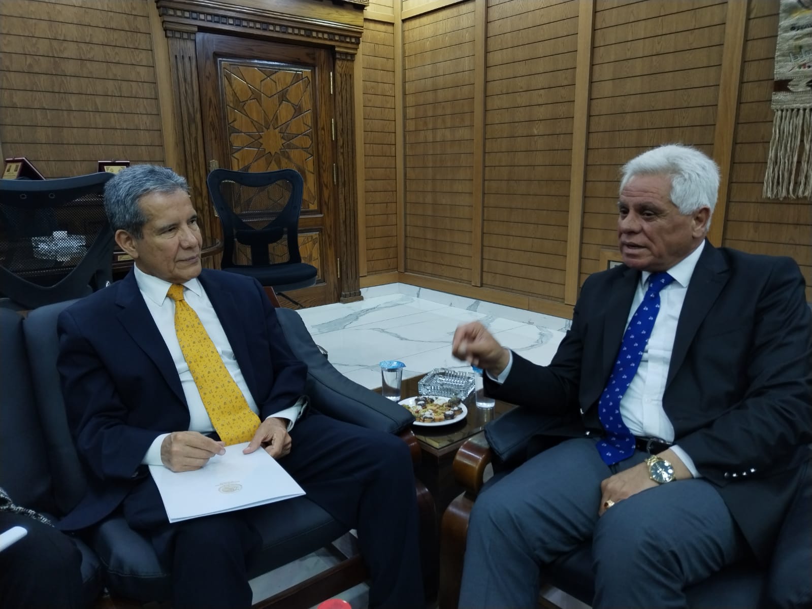 Madar Al-Saa Images 0.7350514937249841