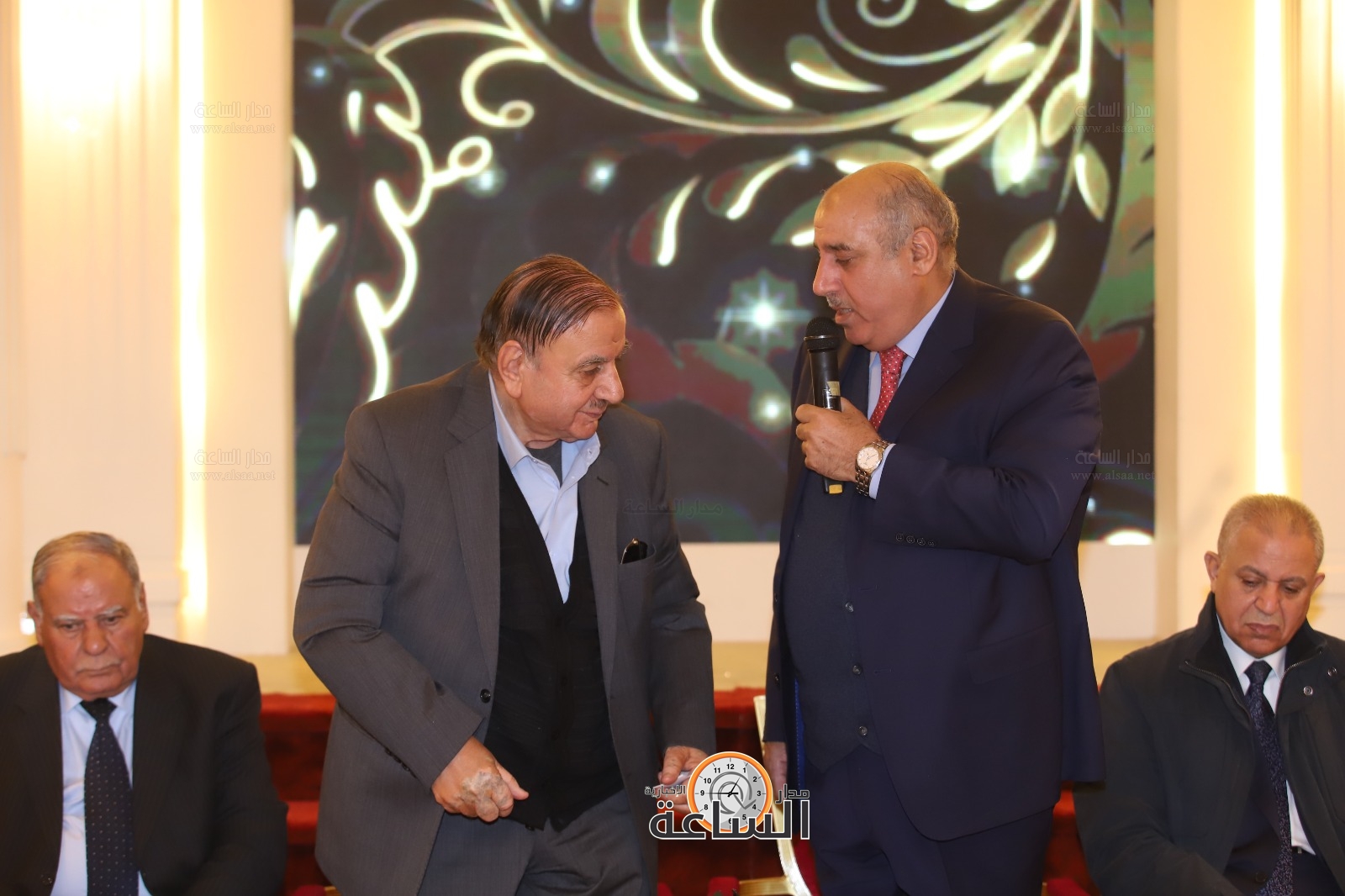 Madar Al-Saa Images 0.3801620373962509