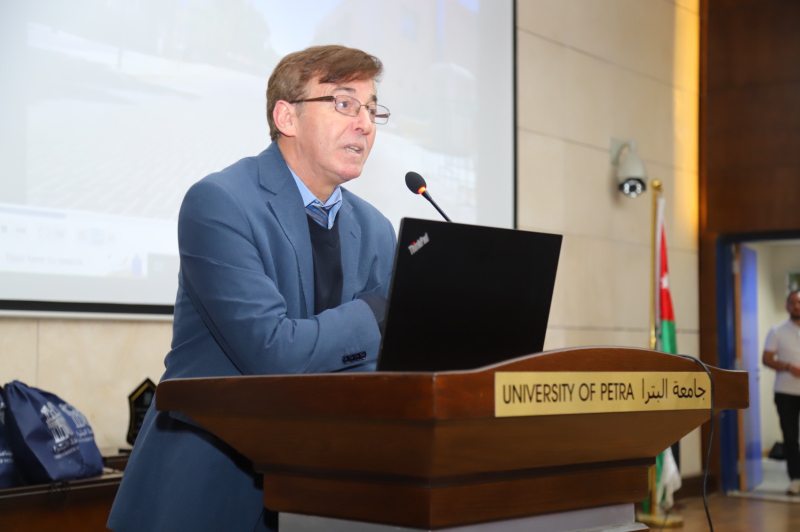 Madar Al-Saa Images 0.9968161175760748