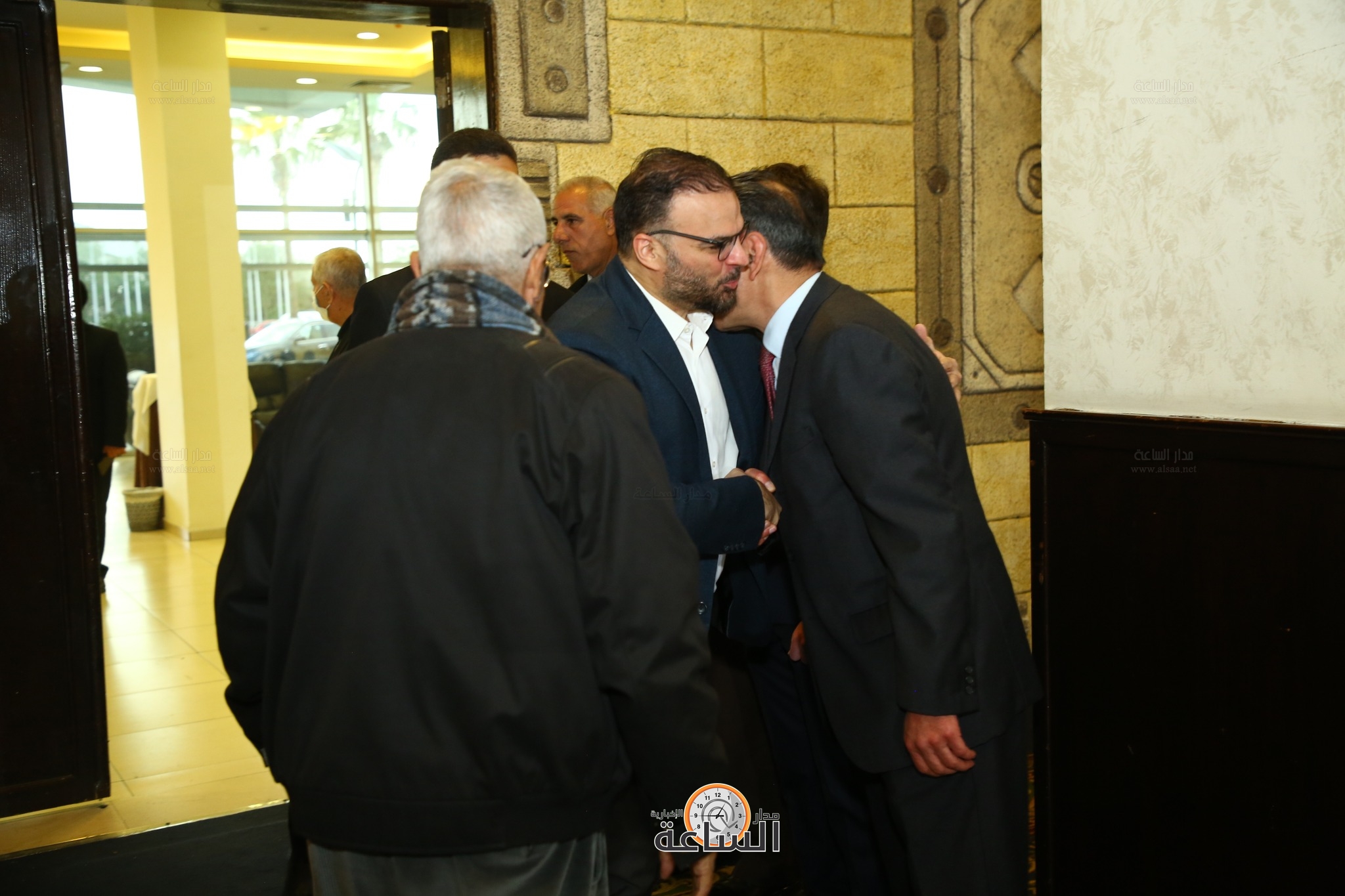 Madar Al-Saa Images 0.7887553857463927