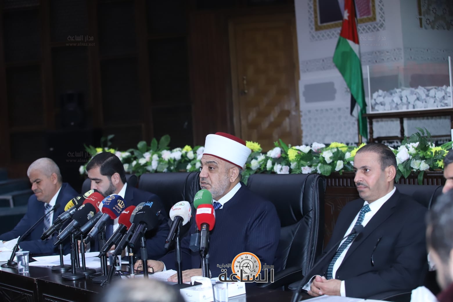 Madar Al-Saa Images 0.2756091198658388