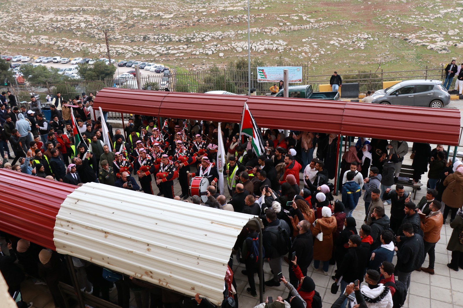 Madar Al-Saa Images 0.7933697230485091