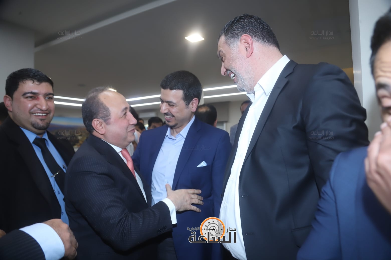 Madar Al-Saa Images 0.383675833723915