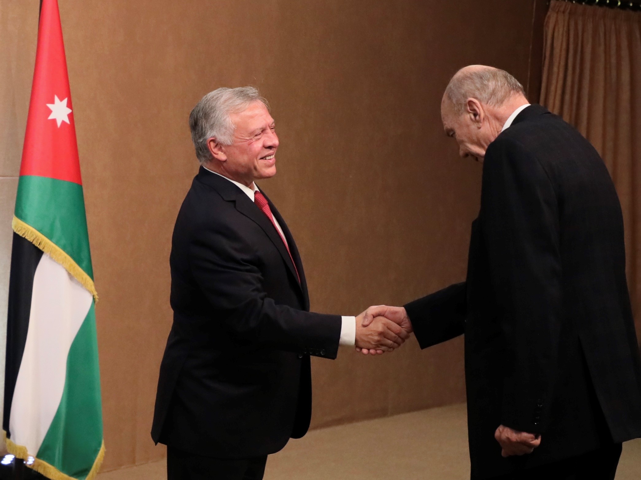 Madar Al-Saa Images 0.22127965807771122