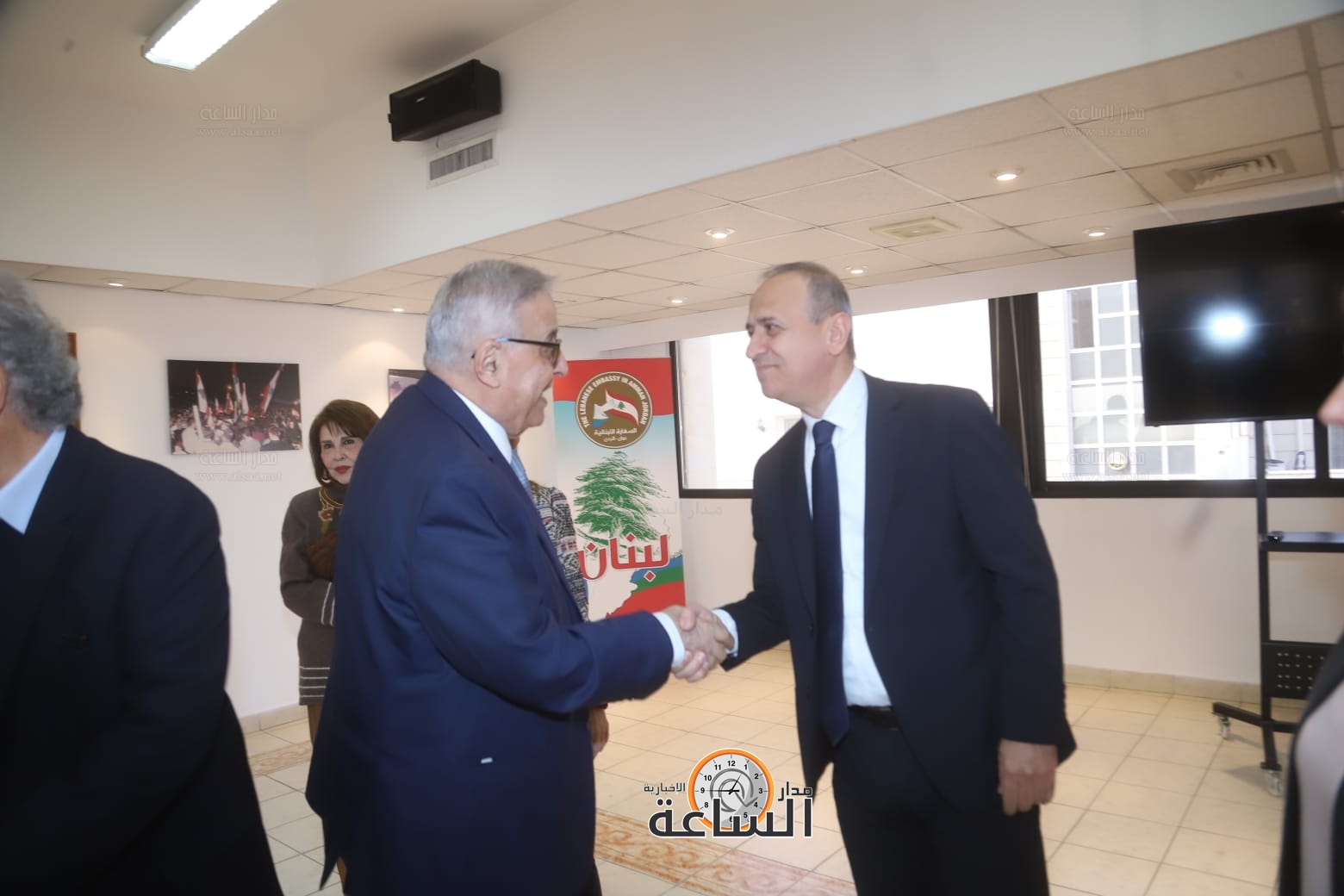 Madar Al-Saa Images 0.5384059247118944