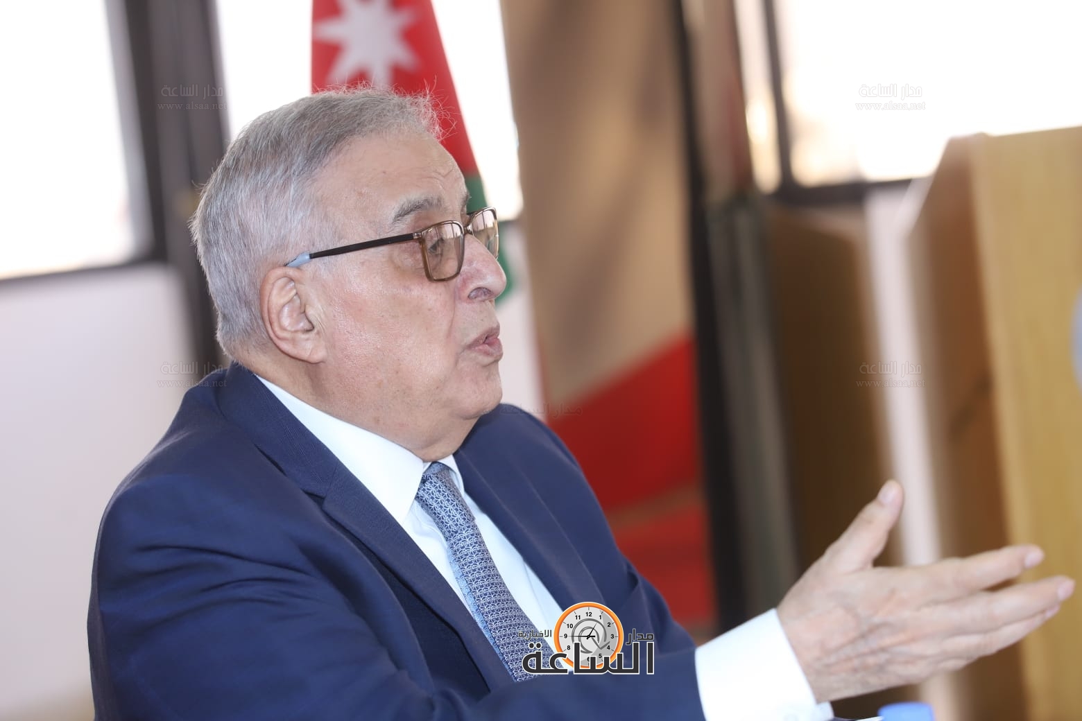 Madar Al-Saa Images 0.24130580332541607