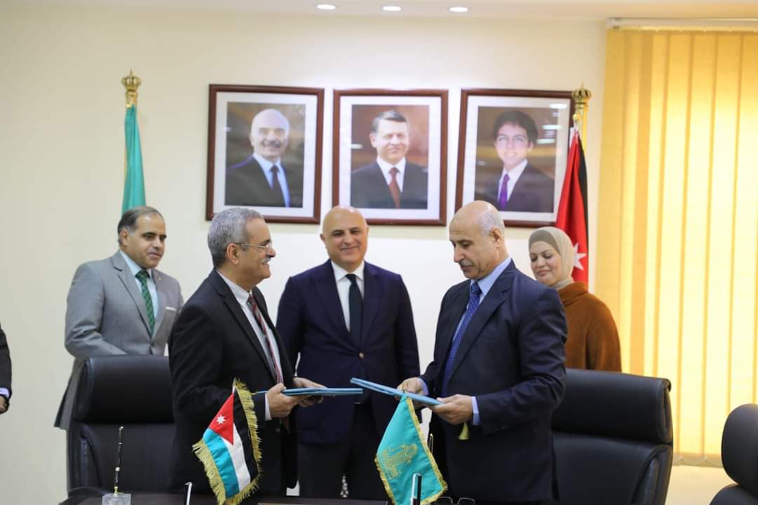 Madar Al-Saa Images 0.7277850502543401