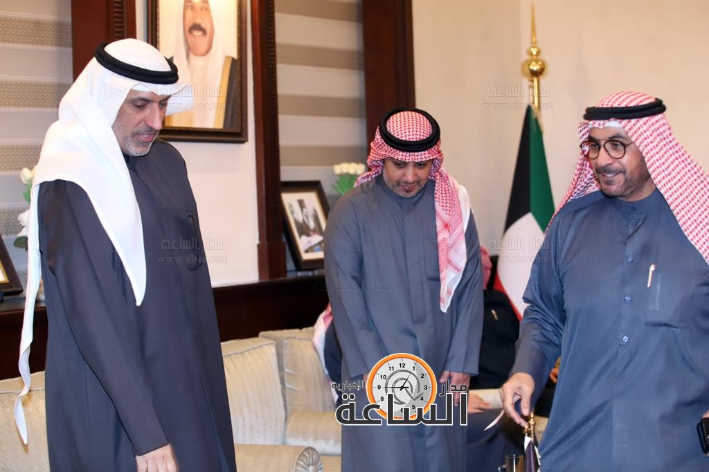 Madar Al-Saa Images 0.0157139541376361