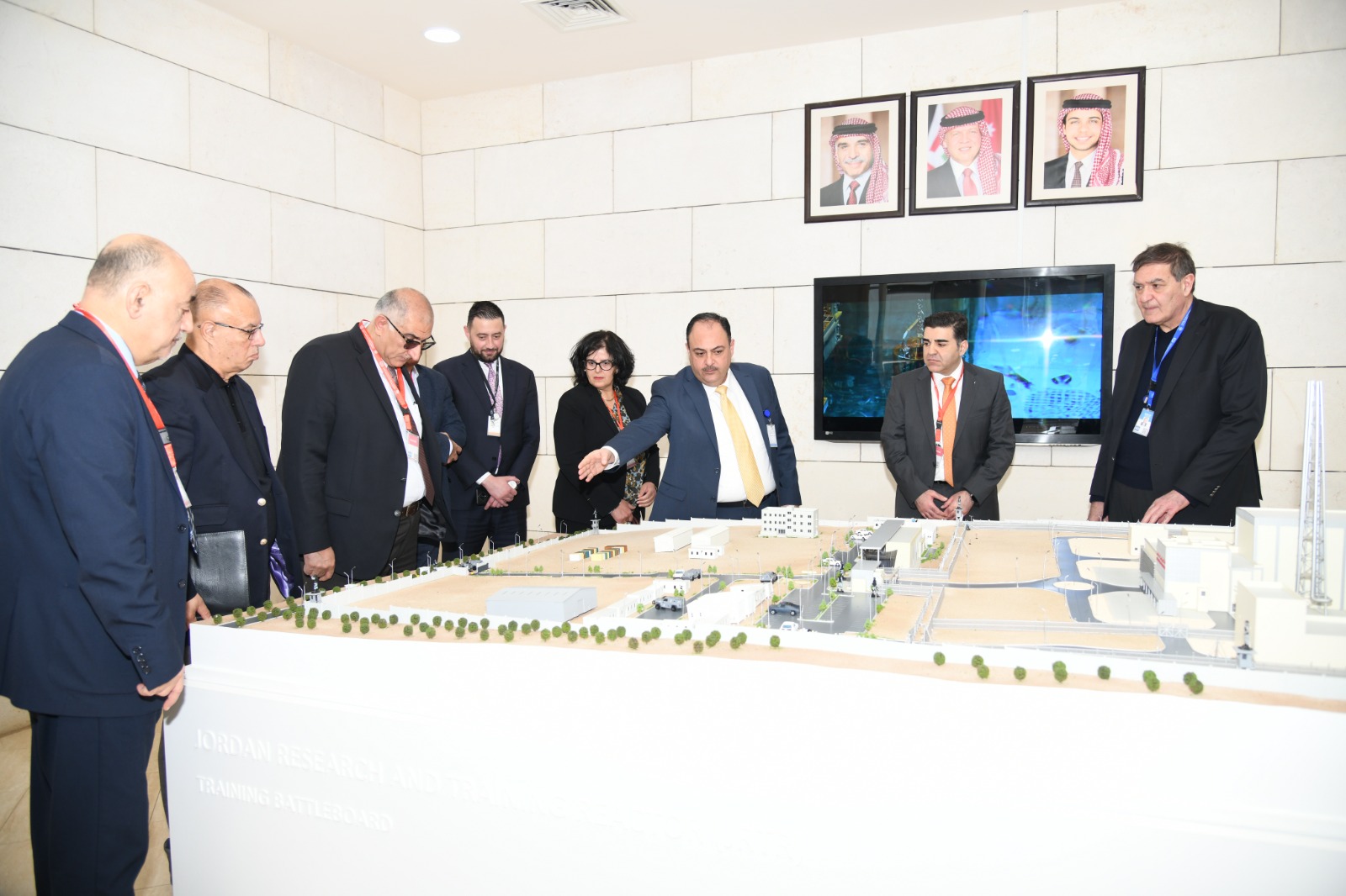 Madar Al-Saa Images 0.3752254799263841