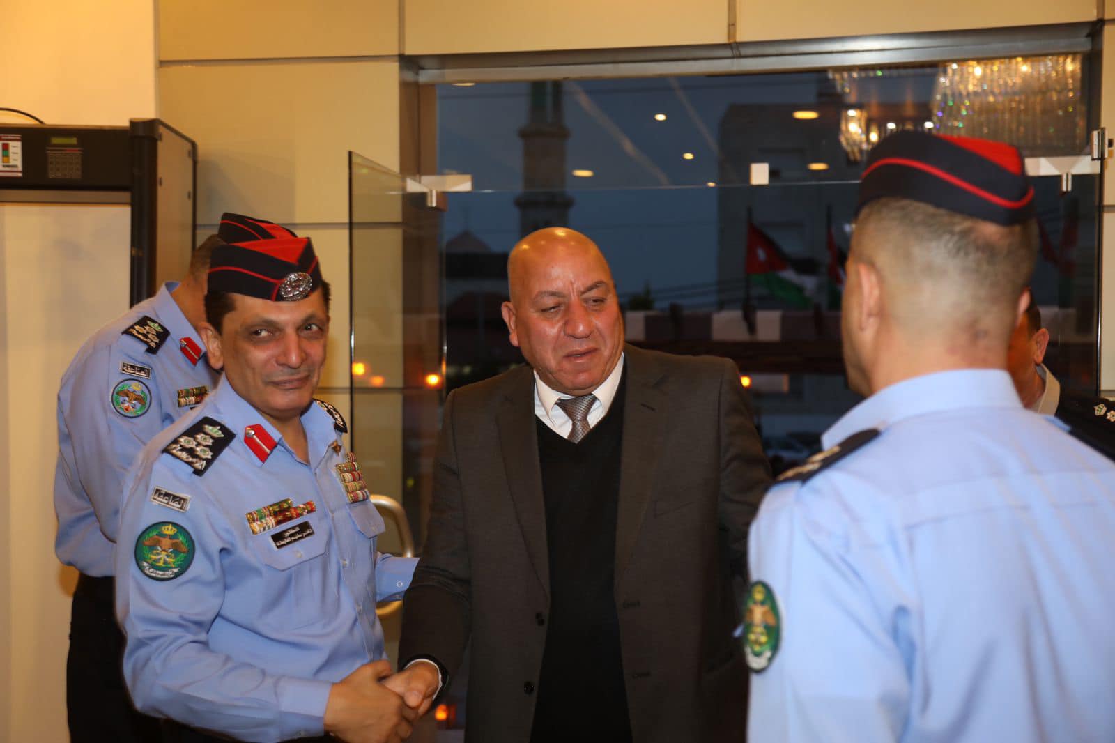 Madar Al-Saa Images 0.16089308455671236