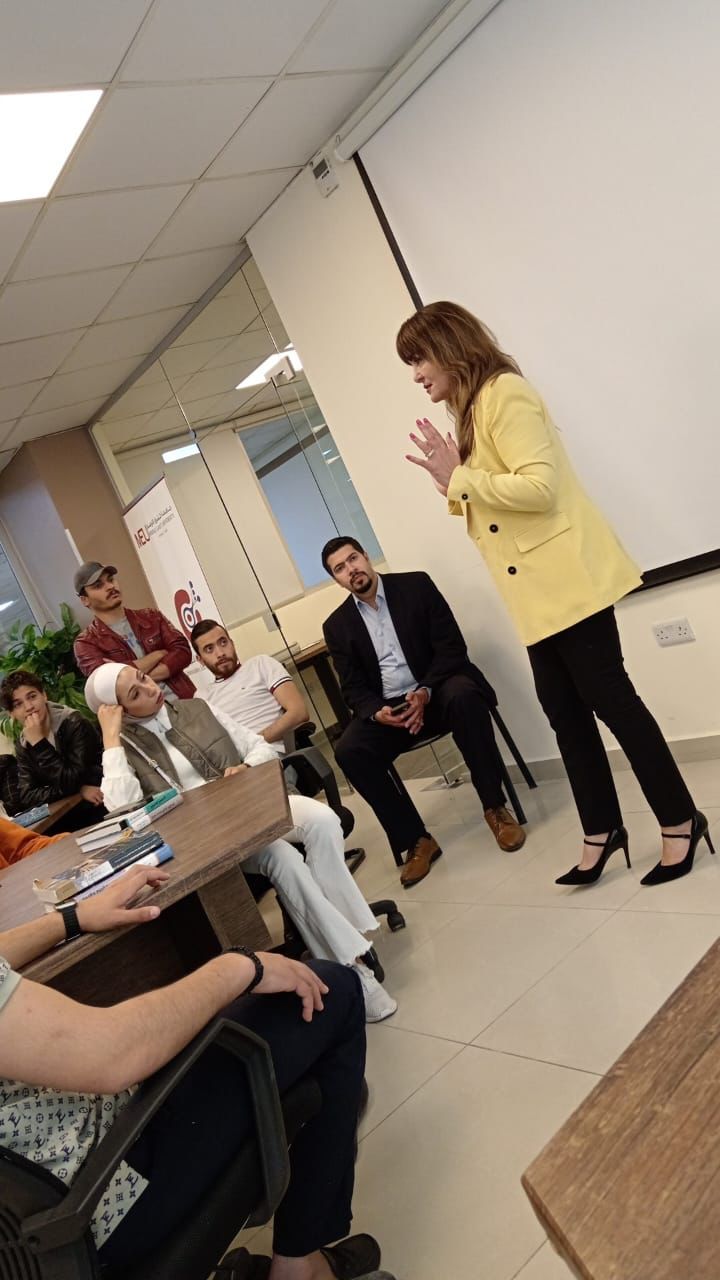 Madar Al-Saa Images 0.4315586480216622