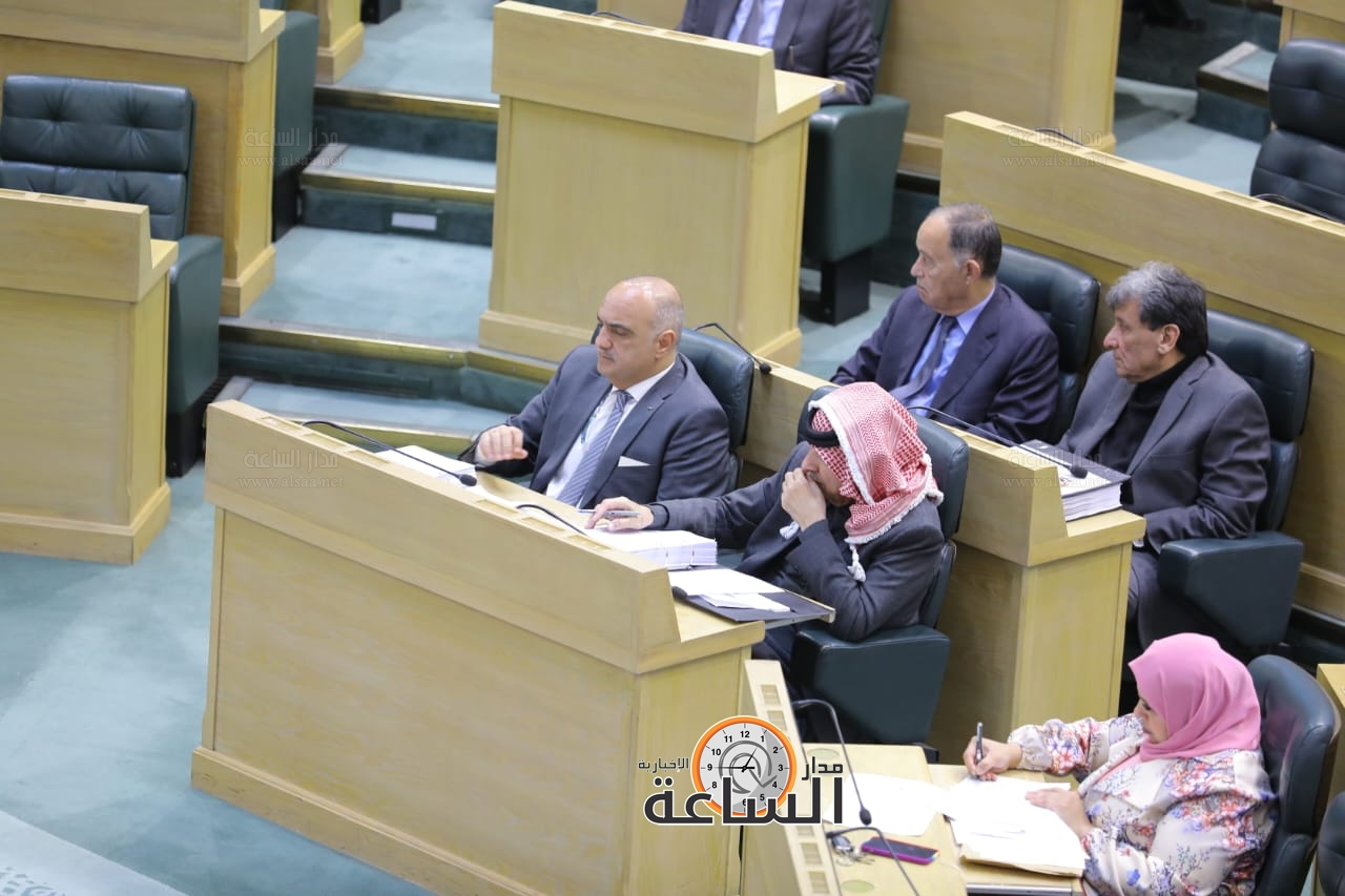 Madar Al-Saa Images 0.675573824078564