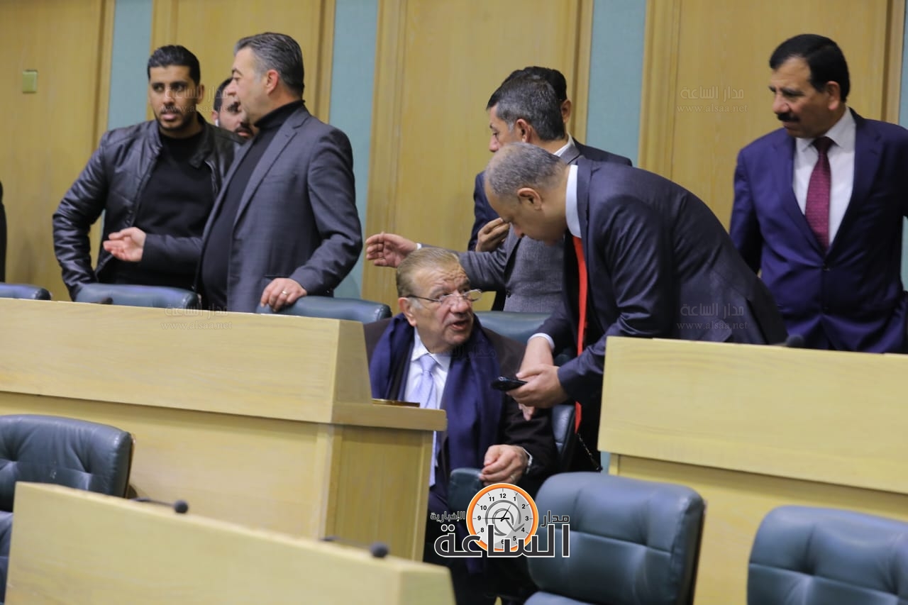 Madar Al-Saa Images 0.42105224568878064