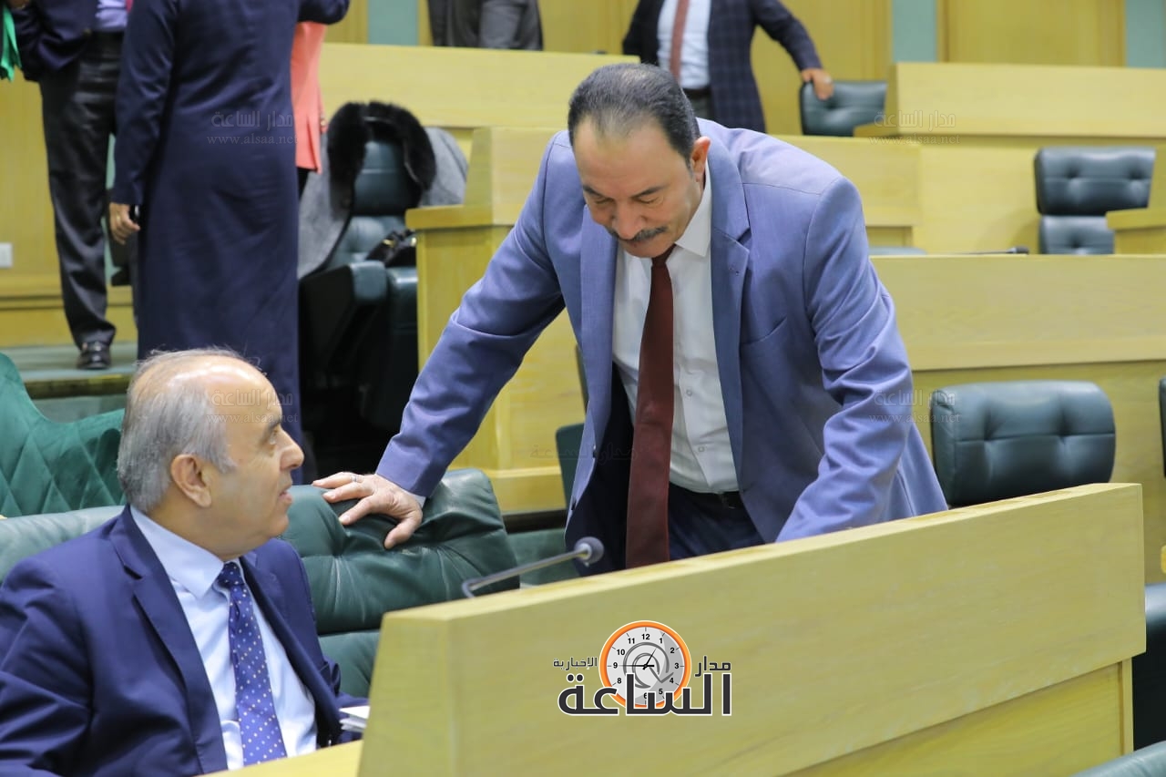 Madar Al-Saa Images 0.7144123509525933