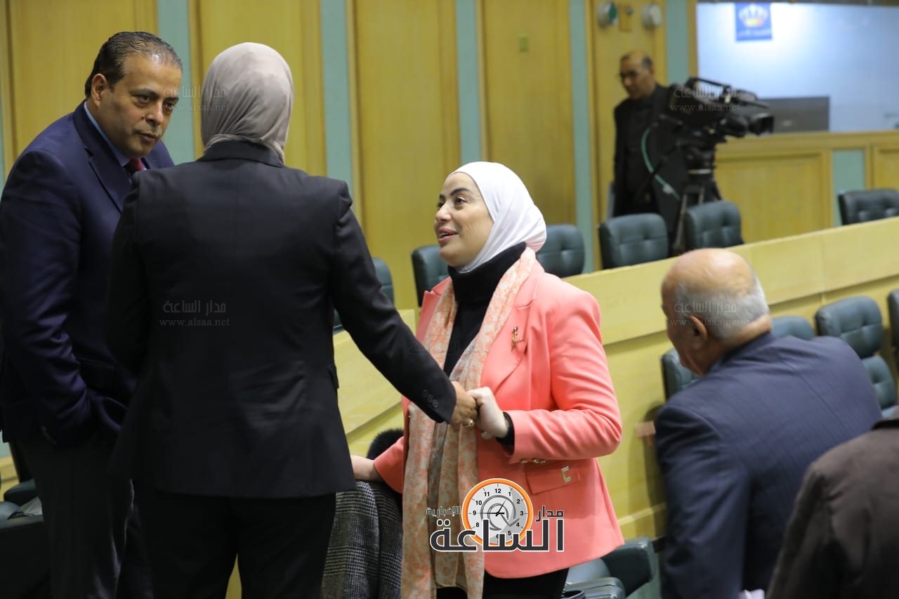 Madar Al-Saa Images 0.43749141789197643