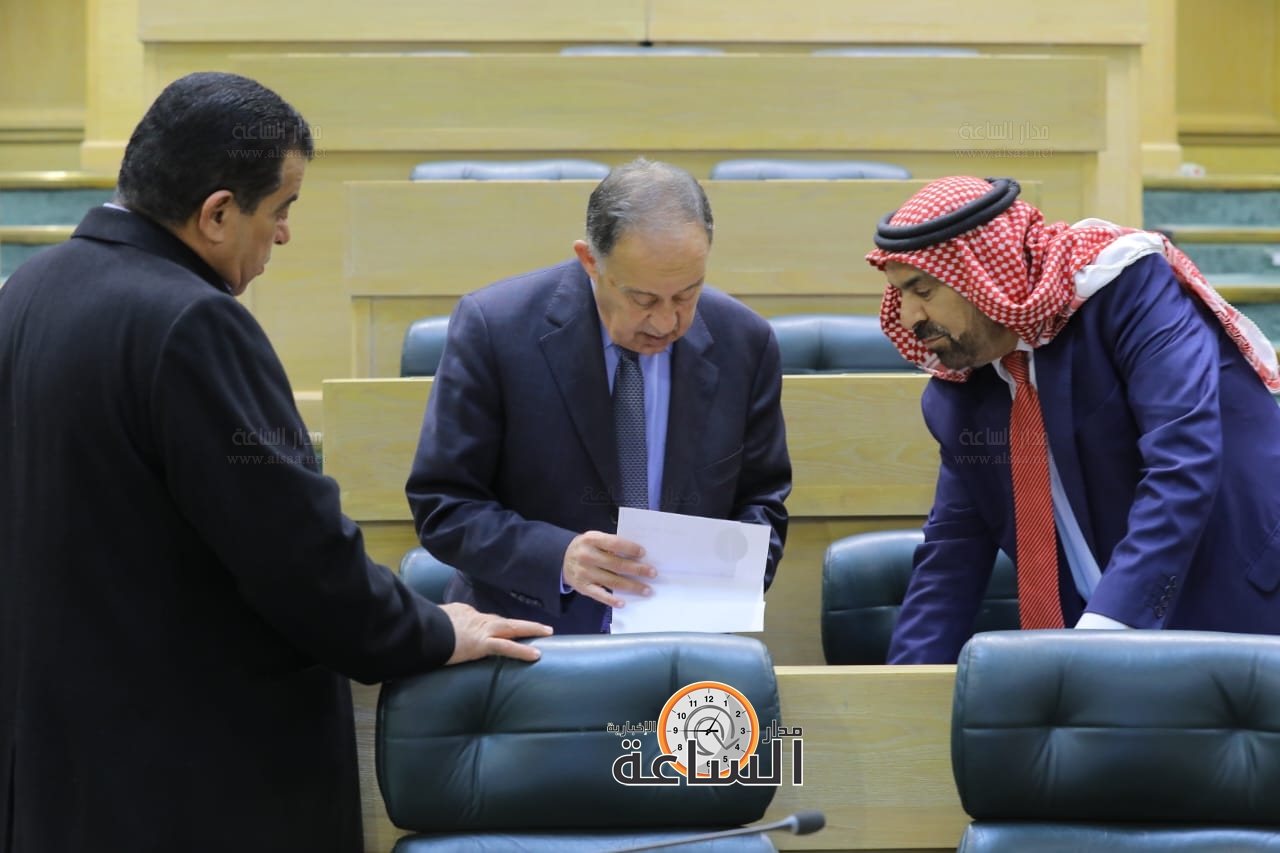 Madar Al-Saa Images 0.3773264452475349