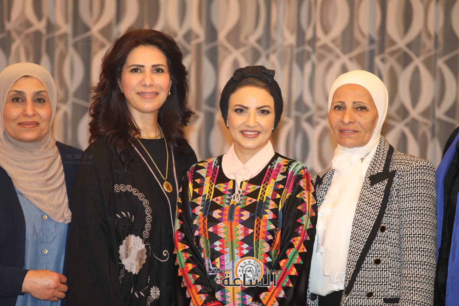 Madar Al-Saa Images 0.3826705938294672