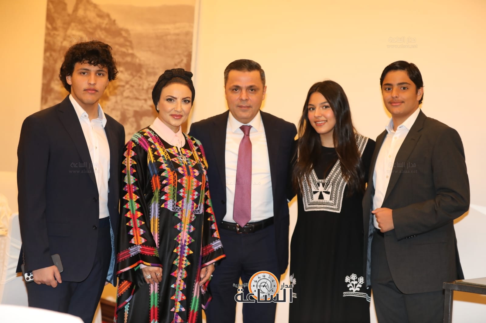 Madar Al-Saa Images 0.6731307708657068