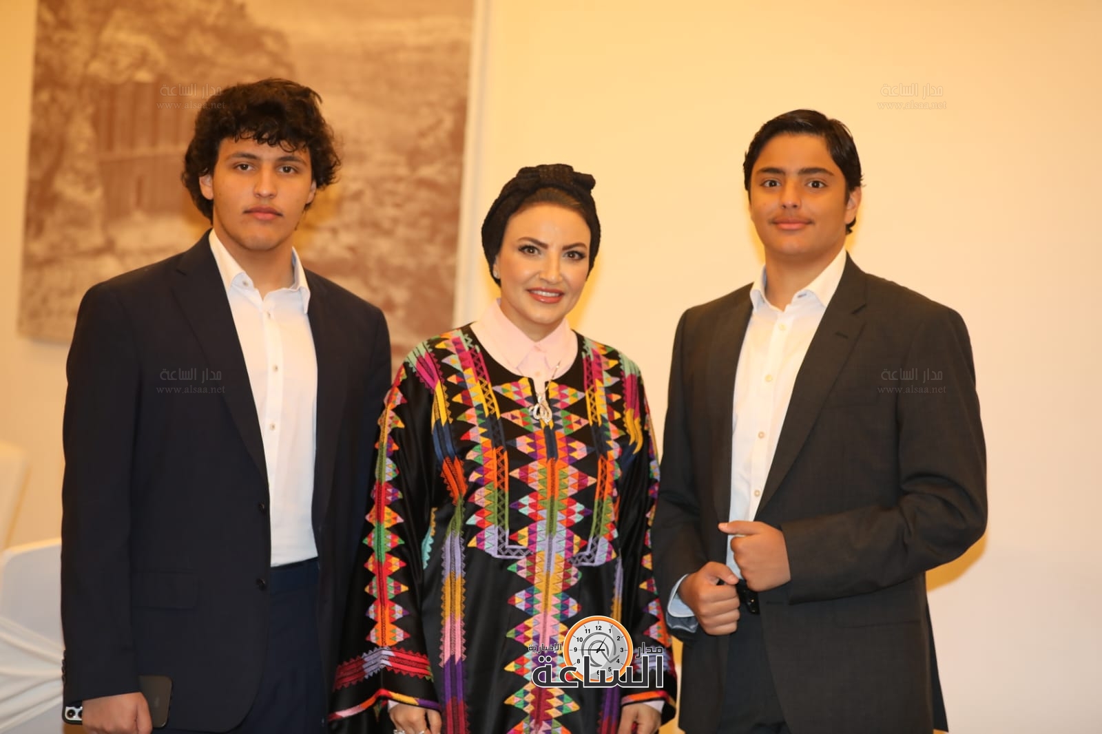 Madar Al-Saa Images 0.5412960435477507