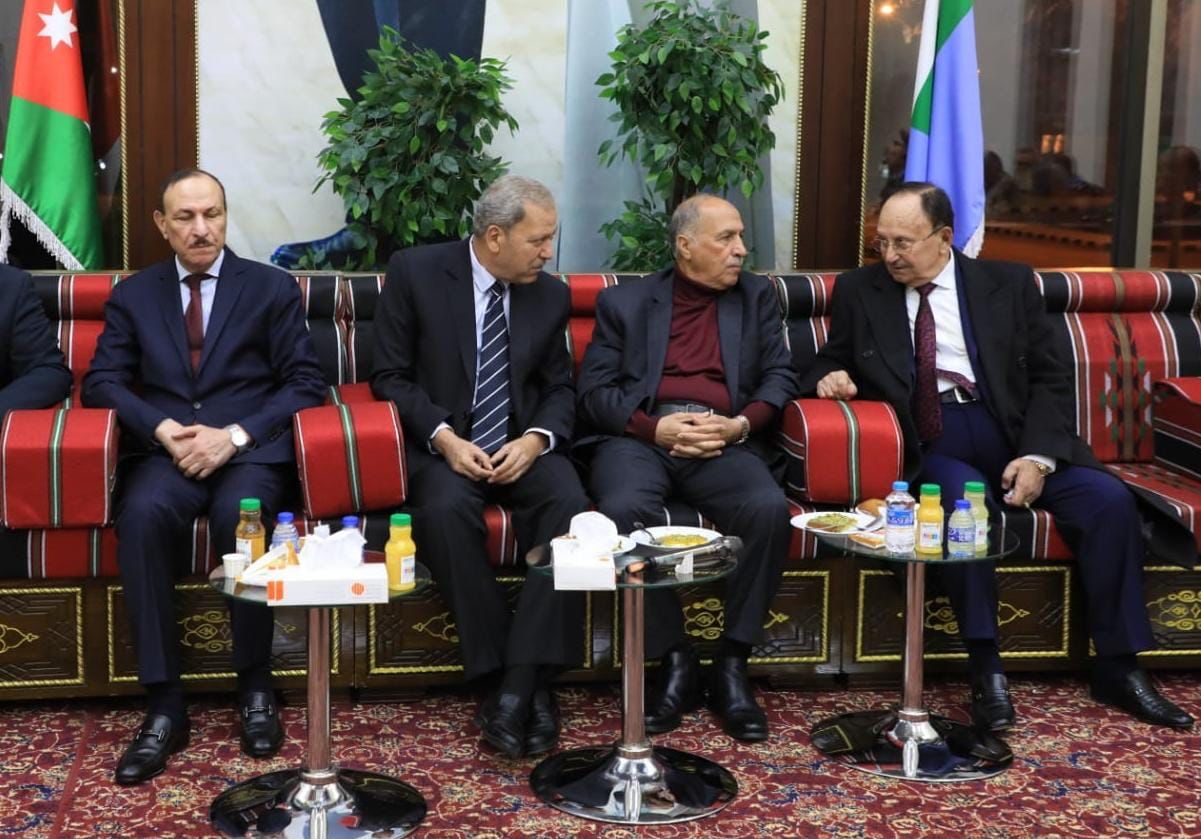 Madar Al-Saa Images 0.7130019148686608